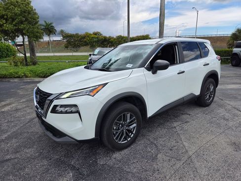 Used 2023 Nissan Rogue S FWD image 13