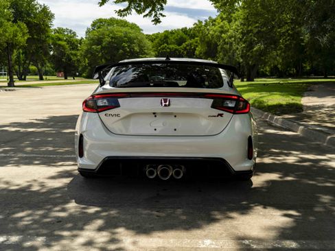 Used 2023 Honda Civic Type R image 8