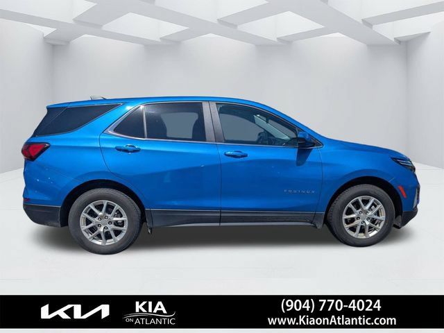 Used 2024 Chevrolet Equinox LT AWD/4WD image 2
