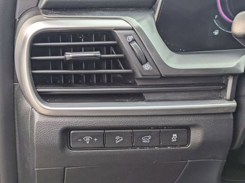 Used 2025 Kia Telluride S AWD/4WD image 16