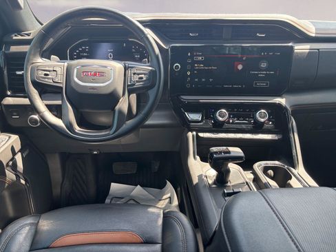 Used 2025 GMC Sierra 1500 AT4 w/ AT4 Premium Package AWD/4WD image 10