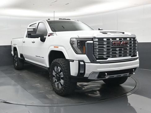 Used 2024 GMC Sierra 2500 Denali w/ Denali Reserve Package AWD/4WD image 1