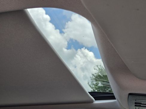 Used 2021 Nissan Rogue Platinum FWD image 10
