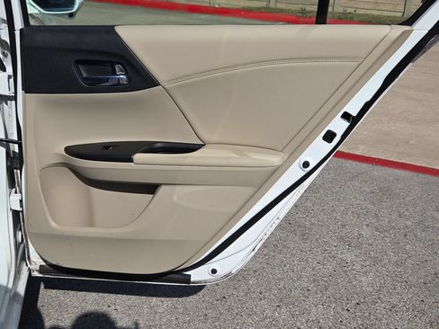 Used 2016 Honda Accord EX image 25