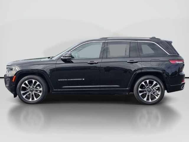 Used 2022 Jeep Grand Cherokee Overland AWD/4WD image 2