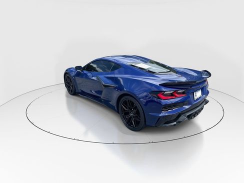 Used 2025 Chevrolet Corvette Z06 RWD image 6