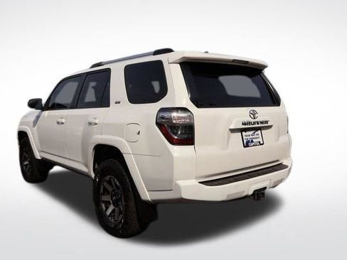 Used 2019 Toyota 4Runner SR5 AWD/4WD image 3