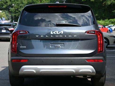 Used 2022 Kia Telluride LX image 8