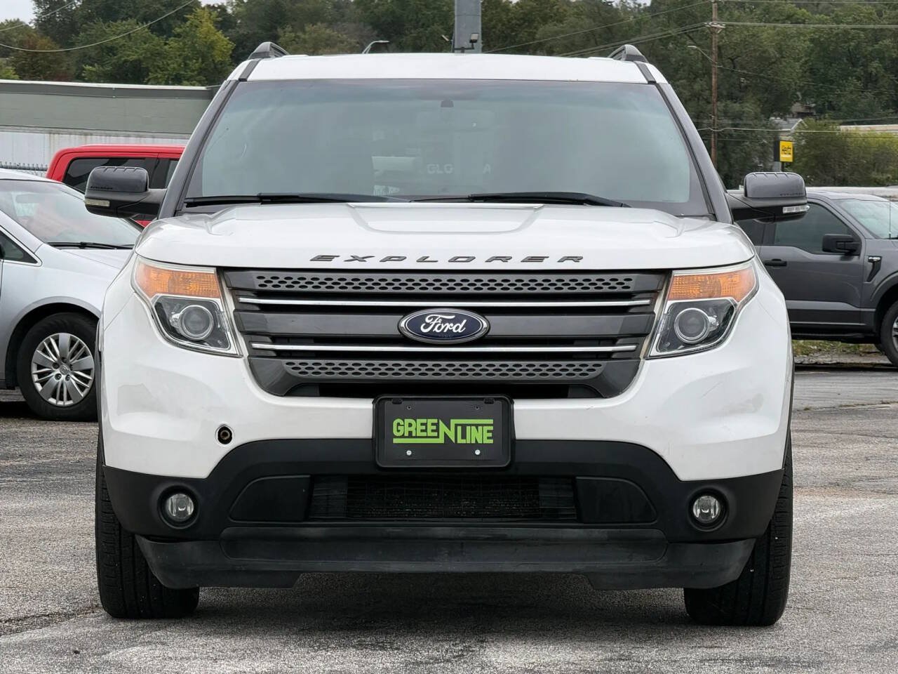 Used 2015 Ford Explorer XLT w/ Equipment Group 202B AWD/4WD image 3