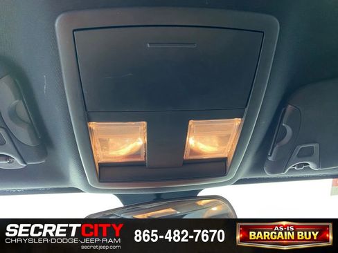 Used 2010 Dodge Challenger SE RWD image 19