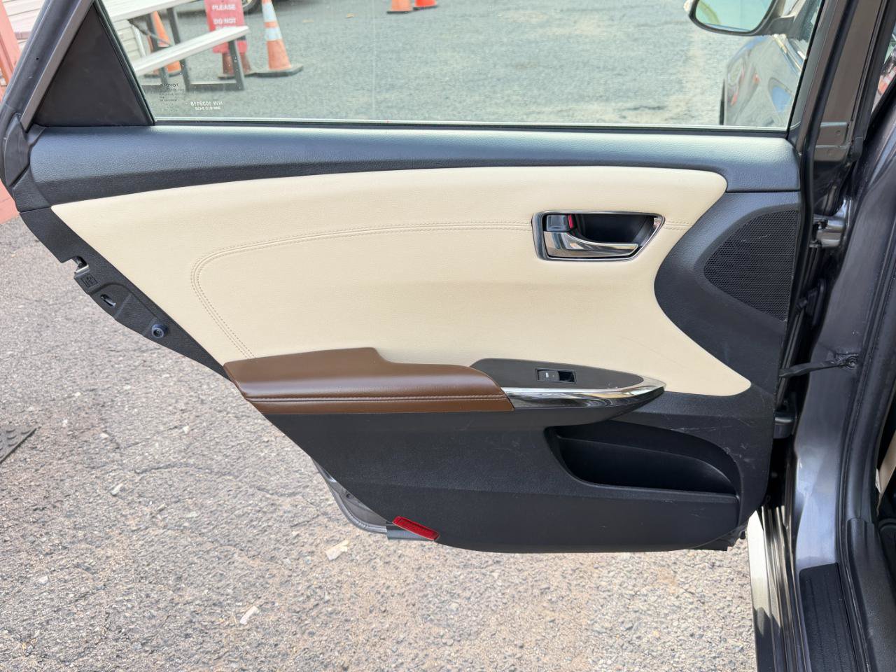 Used 2016 Toyota Avalon XLE Premium FWD image 32