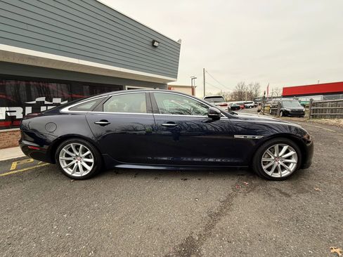 Used 2016 Jaguar XJ R-Sport image 7