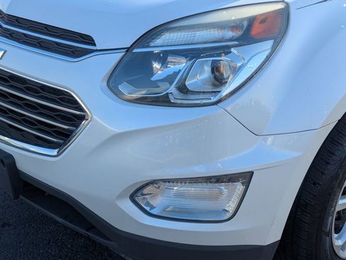 Used 2017 Chevrolet Equinox LT w/ Convenience Package image 12