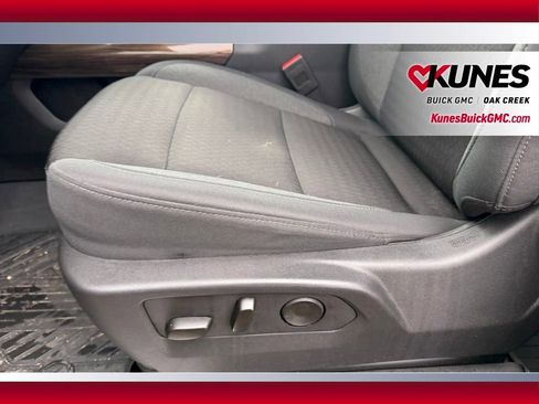 Used 2025 Chevrolet Silverado 1500 LT image 9