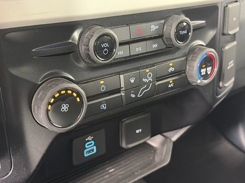 Certified 2025 Ford F250 XLT AWD/4WD image 21
