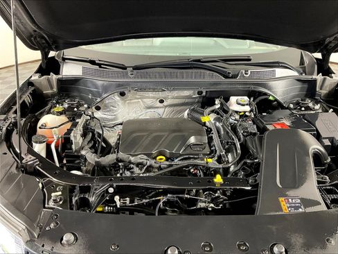 Used 2024 Chevrolet Trax RS FWD image 29