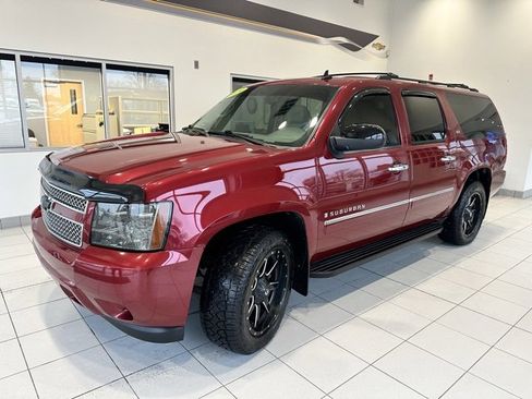 Used 2009 Chevrolet Suburban LTZ image 3