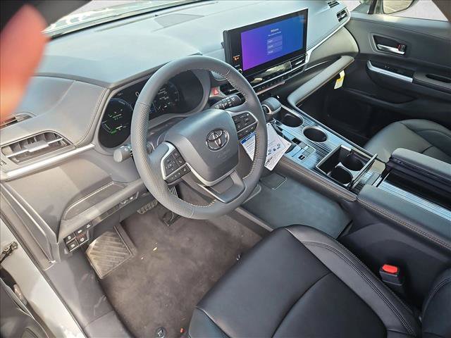 New 2026 Toyota Sienna XLE Woodland Edition AWD/4WD image 3