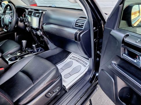 Used 2020 Toyota 4Runner Venture image 17