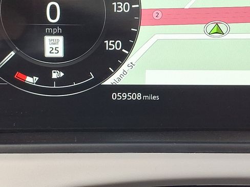 Used 2019 Land Rover Range Rover Velar R-Dynamic SE AWD/4WD image 21