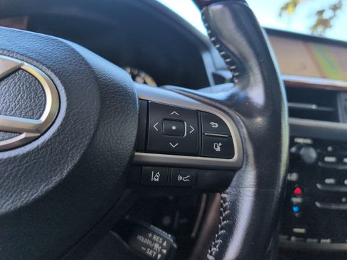 Used 2017 Lexus LX 570 4WD w/ Luxury Package image 35