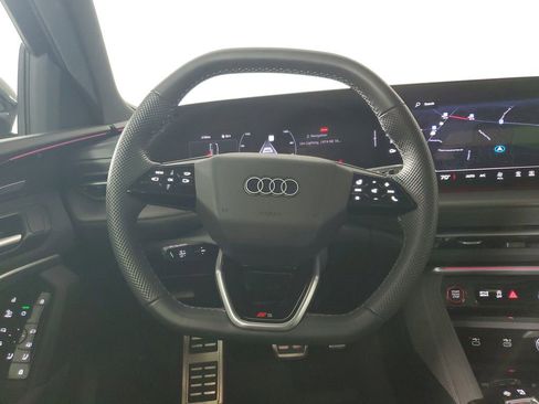 Used 2025 Audi SQ5 Premium Plus w/ Premium Plus Package image 15