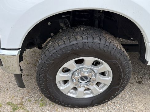 Used 2024 Ford F250 XLT w/ FX4 Off-Road Package AWD/4WD image 4