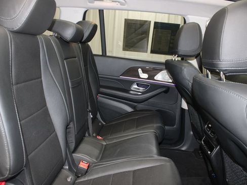 Used 2024 Mercedes-Benz GLS 450 4MATIC image 29