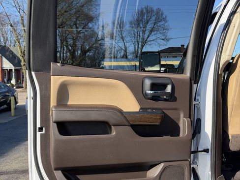 Used 2018 GMC Sierra 3500 Denali w/ Duramax Plus Package image 13