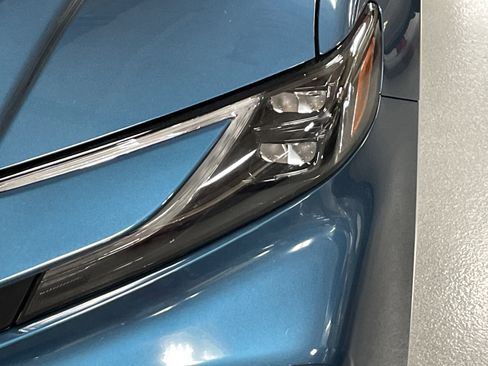 Used 2025 Toyota Camry XSE image 6