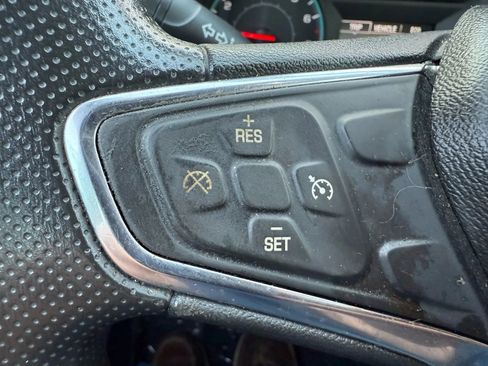 Used 2019 Chevrolet Malibu LT image 12