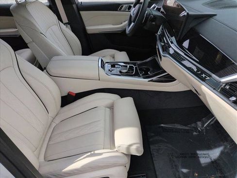 Used 2025 BMW X7 xDrive40i w/ M Sport Package image 22