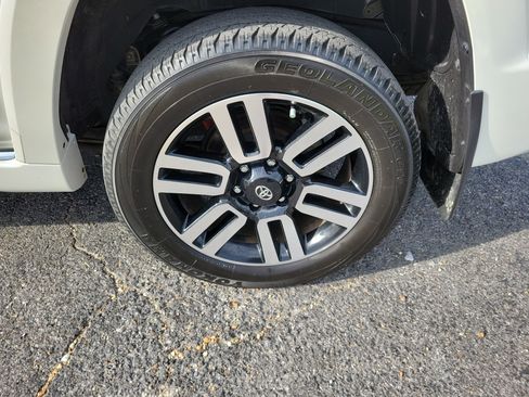 Used 2022 Toyota 4Runner Limited image 8