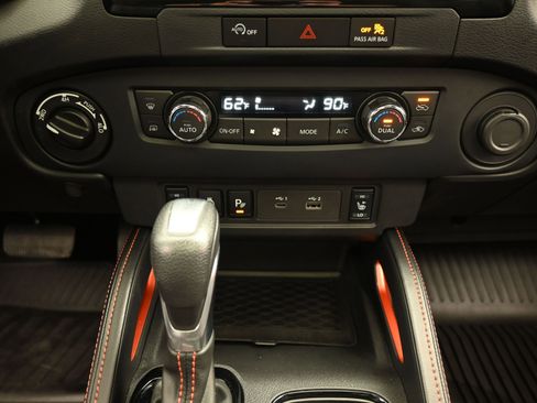 Used 2023 Nissan Frontier PRO-4X w/ Pro-4X Premium Package image 34