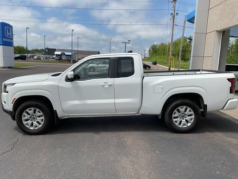 Used 2023 Nissan Frontier SV w/ Technology Package AWD/4WD image 8