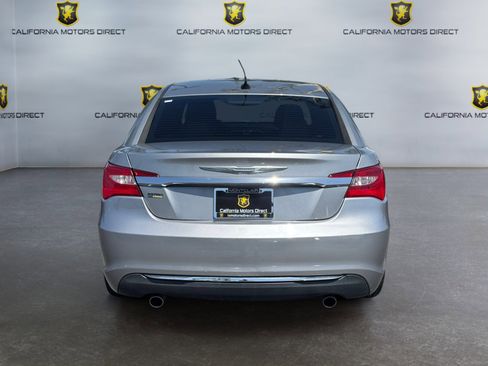 Used 2014 Chrysler 200 Touring FWD image 4