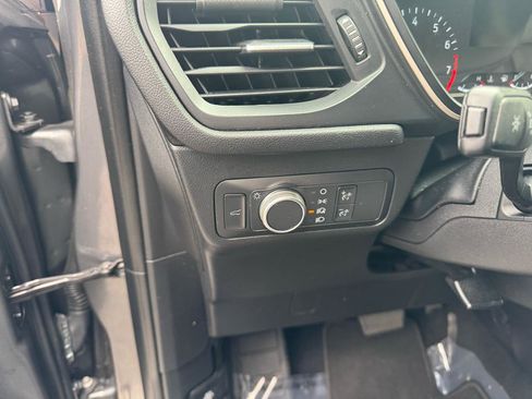 Used 2022 Ford Escape SE w/ Convenience Package FWD image 17