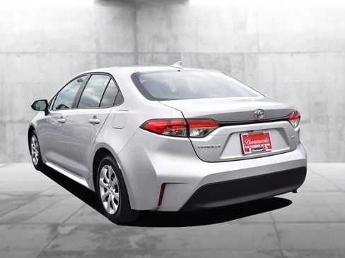 Used 2025 Toyota Corolla LE image 7