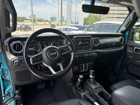 Used 2020 Jeep Wrangler Unlimited Sahara AWD/4WD image 17