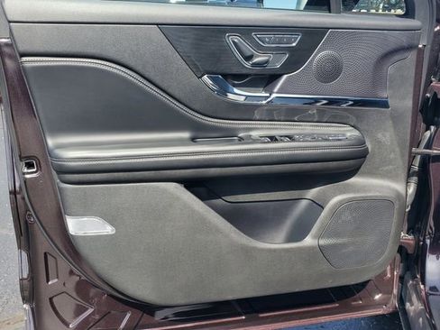 Used 2023 Lincoln Corsair AWD w/ Equipment Group 101A image 8