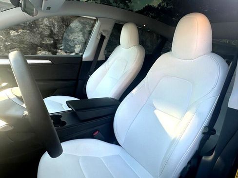 Used 2023 Tesla Model Y Long Range image 20