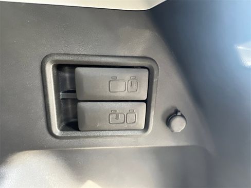 Used 2024 GMC Terrain SLT image 37