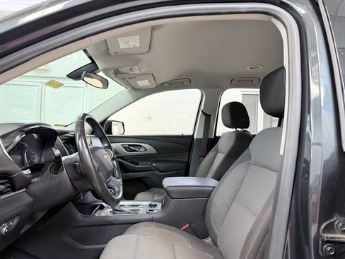 Used 2020 Chevrolet Traverse LT FWD image 14