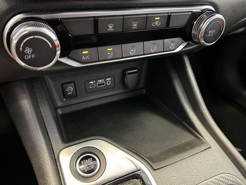 Used 2024 Nissan Sentra SV FWD image 22