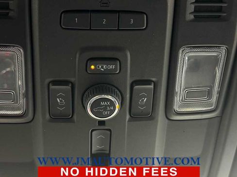 Used 2023 Chevrolet Suburban Premier image 41