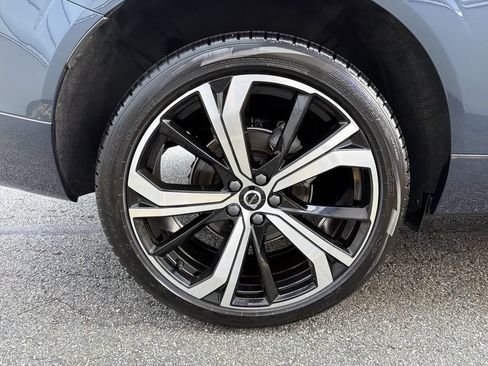 Certified 2024 Volvo XC60 B5 Ultimate w/ Protection Package Premier AWD/4WD image 12