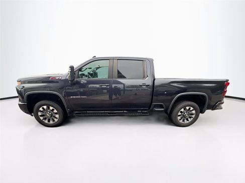 Used 2024 Chevrolet Silverado 2500 Custom w/ Custom Value Package AWD/4WD image 2