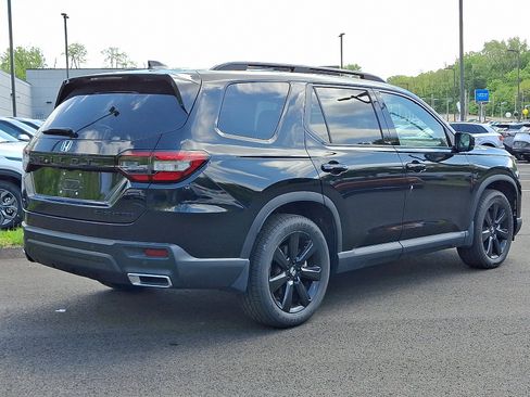 Used 2025 Honda Pilot Black Edition image 6