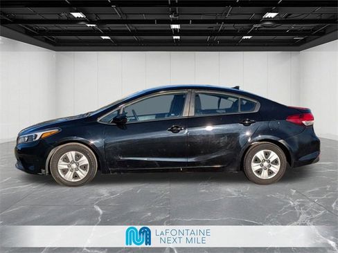 Used 2017 Kia Forte LX image 3