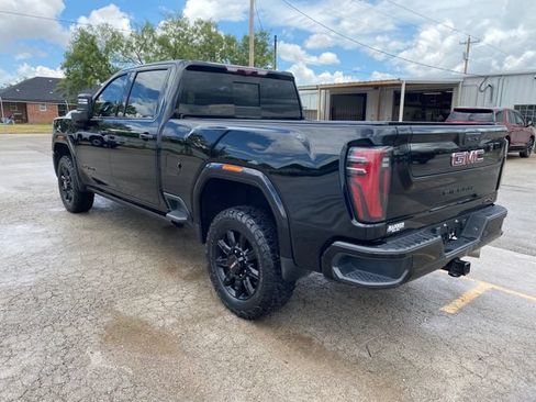 Used 2024 GMC Sierra 2500 AT4 w/ AT4 Premium Plus Package AWD/4WD image 4